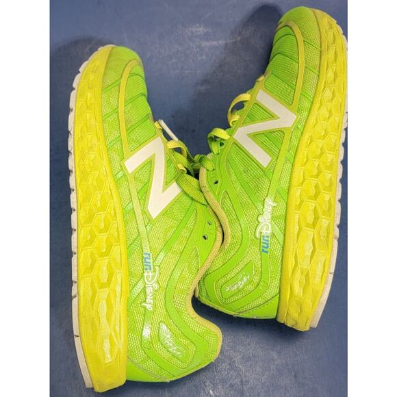 Rare Run Disney 2015 New Balance Tinkerbell 5.5 Green Glow Running Shoes Fairy - Picture 11 of 12